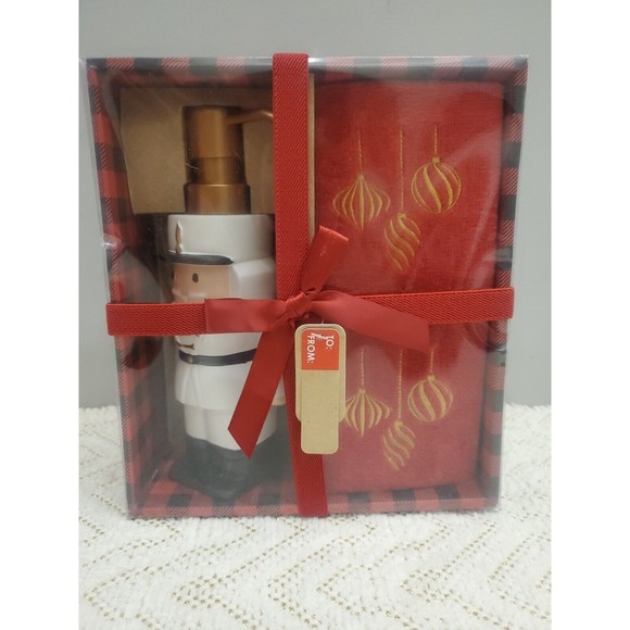 Mistletoe Farms Three-piece Soap Nutcracker Lotion/Soap Dispenser Set MSRP $40 - Picture 1 of 3
